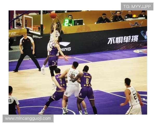 北京控股与南京同曦激烈对决 谁能笑到最后抢占季后赛先机