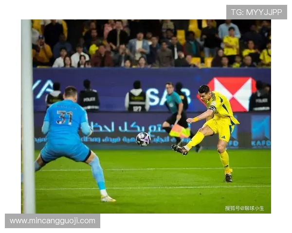 全球足球巨星纵横绿茵争霸竞技传奇史诗映照时代风云群像盛世华章