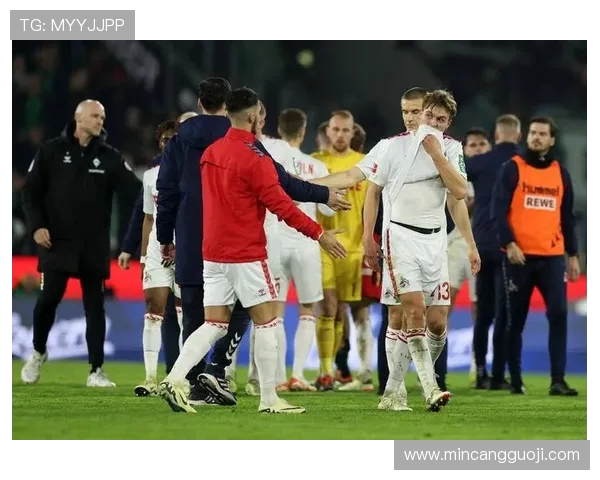 多特蒙德迎战劲敌全场鏖战激烈双方攻防转换展现巅峰对决 多特蒙德迎战劲敌全场鏖战激烈双方攻防转换展现巅峰对决