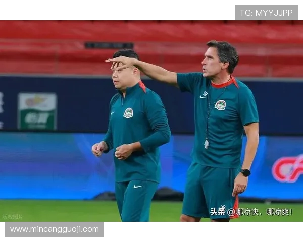 河南队对阵焦点战役全面打响双方鏖战力拼胜负悬念十足