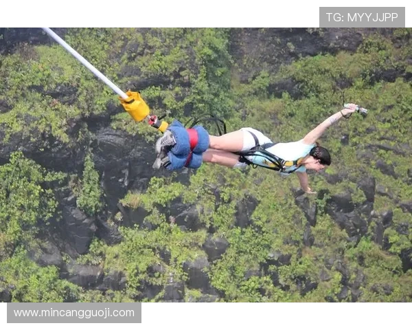 成都极限运动队的力量揭秘与挑战极限运动的激情与勇气